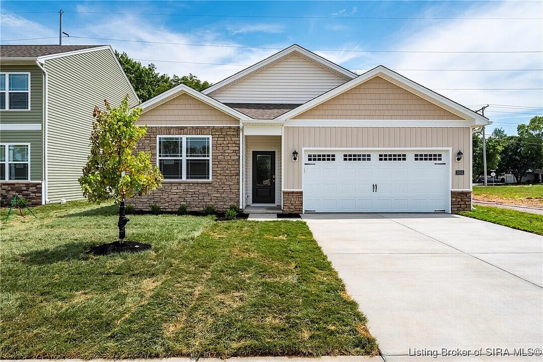 3503 Laura Dr in Jeffersonville, IN - Building Photo