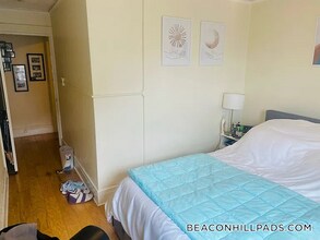 94 W Cedar St, Unit 2 in Boston, MA - Building Photo - Building Photo