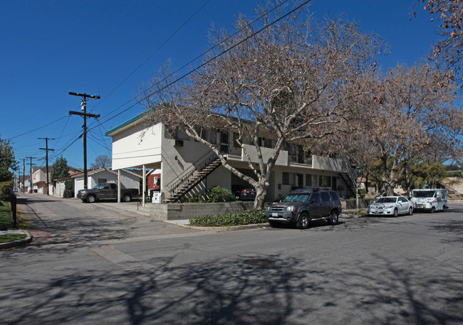 1200 W Victory Blvd in Burbank, CA - Building Photo - Building Photo