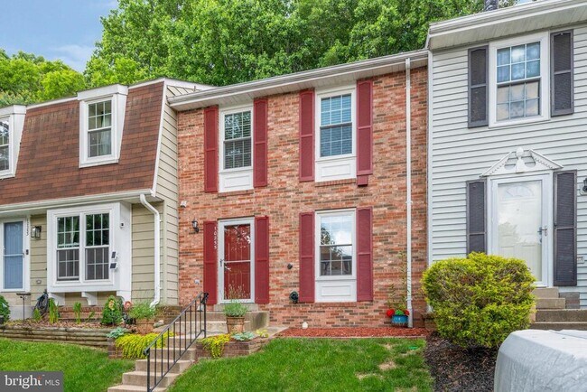 10255 Quiet Pond Terrace in Burke, VA - Foto de edificio - Building Photo