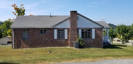 1393 Saratoga Ave in Star City, WV - Building Photo - Building Photo