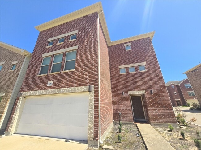 property at 11511 S Main St
