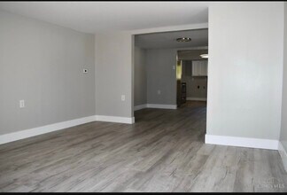 150 E North St in Springboro, OH - Foto de edificio - Building Photo