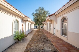 604 Buena Vista Dr in Weslaco, TX - Building Photo