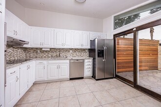 454 Bolero Way in Newport Beach, CA - Building Photo - Building Photo