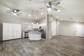 4623 E Desert Wind Dr. in Phoenix, AZ - Building Photo - Building Photo