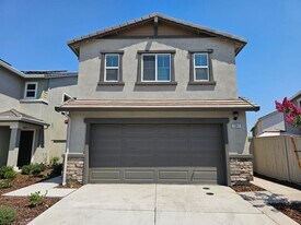 7041 Lone Sycamore St in Roseville, CA - Building Photo