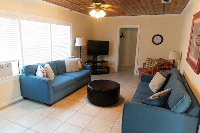 249 Shalimar St in Panama City Beach, FL - Building Photo - Building Photo