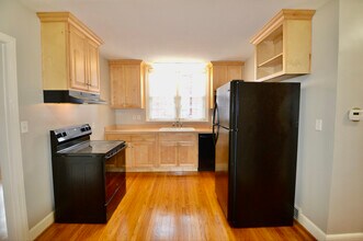 148 Breckenridge Ln, Unit D in Louisville, KY - Foto de edificio - Building Photo