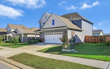 417 Wind Dance Dr in Lebanon, TN - Building Photo - Building Photo