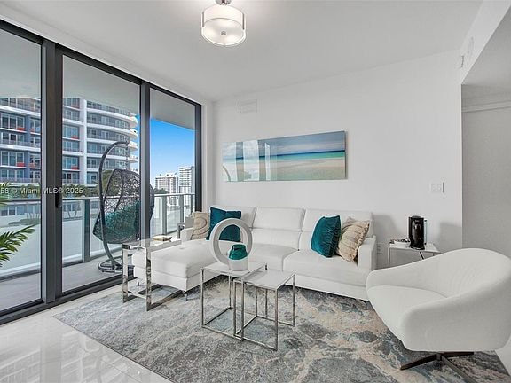 1300 S Miami Ave in Miami, FL - Foto de edificio - Building Photo