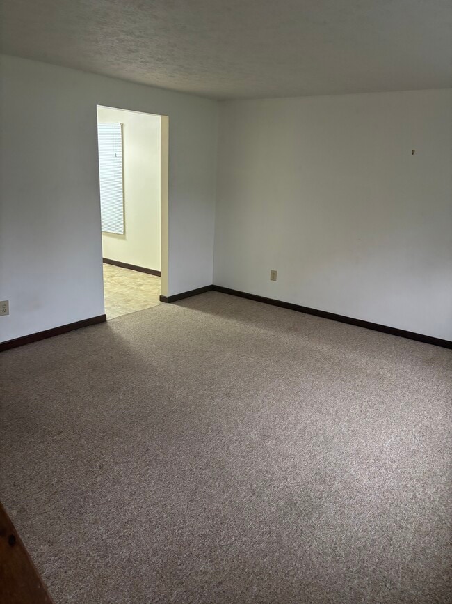 2960 Thackeray Ave NW in Massillon, OH - Building Photo - Building Photo