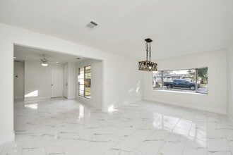 2926 Knotty Oaks Trail in Houston, TX - Building Photo - Building Photo