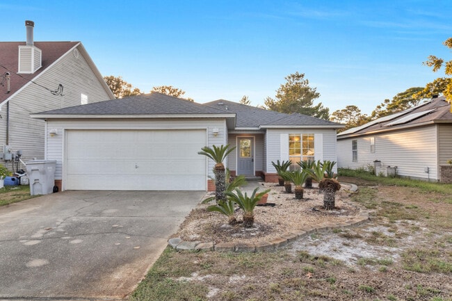1967 Esplanade St in Navarre, FL - Foto de edificio - Building Photo