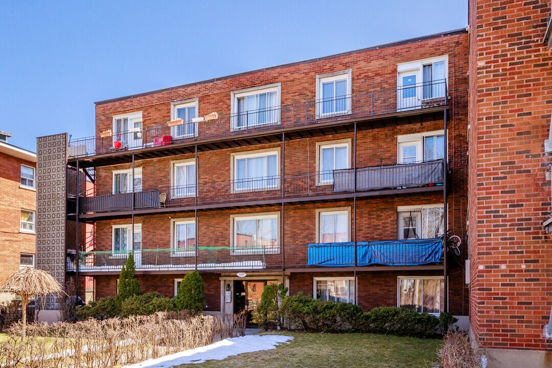 3080 Goyer St in Montréal, QC - Building Photo