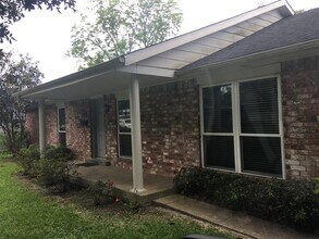 1907 Sedgie Dr in Houston, TX - Building Photo - Building Photo