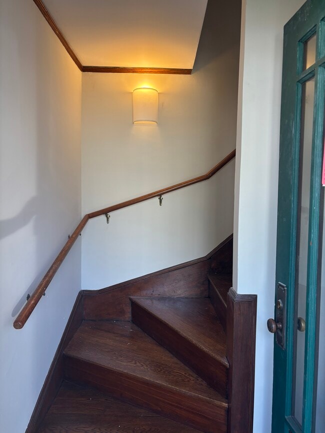 24 Jonathan St, Unit 24 Jonathan in Belmont, MA - Building Photo - Building Photo