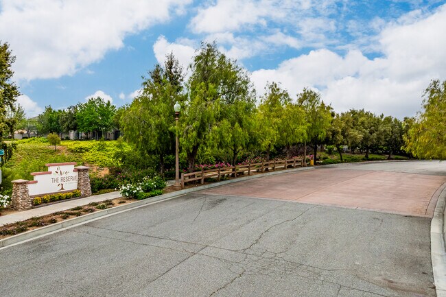 The Reserve at Crafton Hills in Yucaipa, CA - Foto de edificio - Building Photo