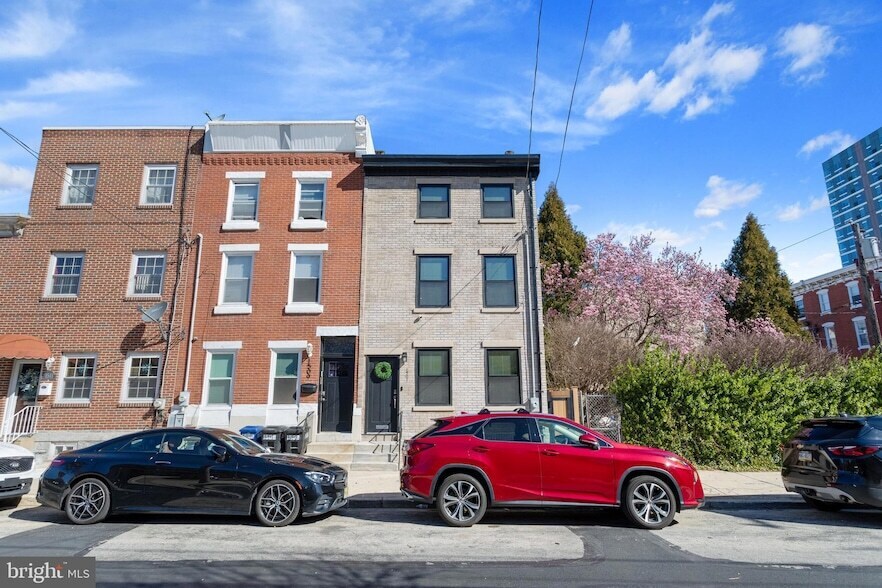 1507 W Thompson St in Philadelphia, PA - Building Photo