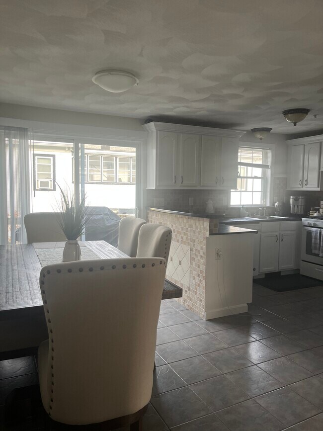 138 Mount Washington St in Lowell, MA - Building Photo - Building Photo