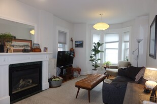 252 W 3rd St, Unit 1 Apartamentos