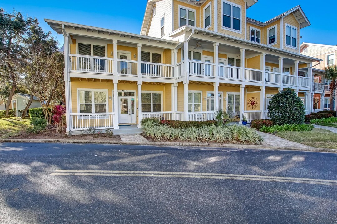 1868 Surf Side Dr in Fernandina Beach, FL - Building Photo