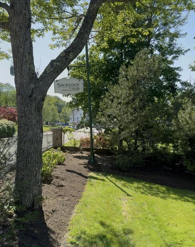 15 Lake Ave in Sunapee, NH - Building Photo - Building Photo