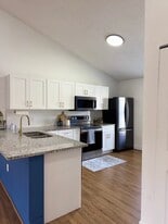 3651 N Goldenrod Rd, Unit F208 in Winter Park, FL - Building Photo