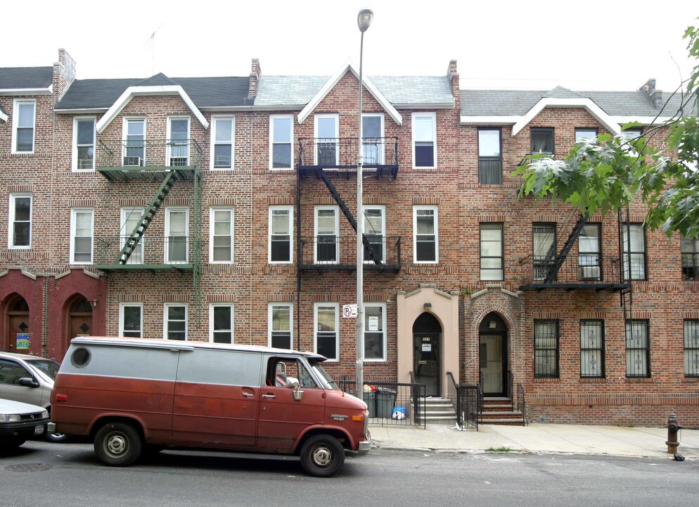 927 42nd St in Brooklyn, NY - Foto de edificio