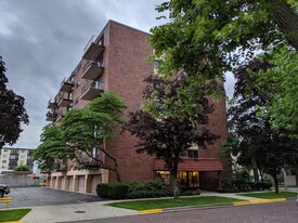 7320 Dixon St in Forest Park, IL - Building Photo