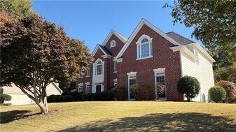 4005 Lost Oak Ct in Buford, GA - Building Photo