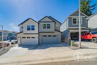 121 NE Newhouse Rd in Vancouver, WA - Building Photo - Building Photo