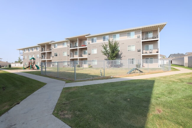 Timber Creek Apartment Homes in Fargo, ND - Foto de edificio - Building Photo