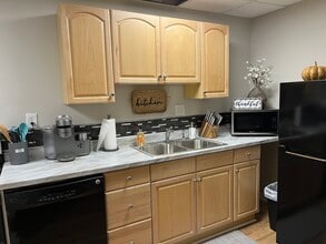 12050 Wildwood Springs Dr, Unit Basement Apt in Roswell, GA - Building Photo - Building Photo