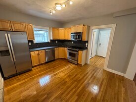 25 Cameron Ave, Unit 2 in Cambridge, MA - Building Photo