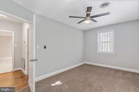 246 Oakwood St SE, Unit UPPER APARTMENT in Washington, DC - Building Photo - Building Photo