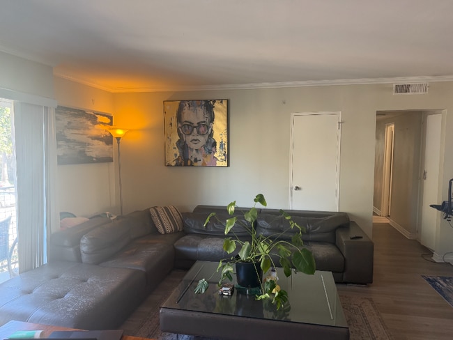 123 California Ave, Unit 1 in Santa Monica, CA - Building Photo - Building Photo