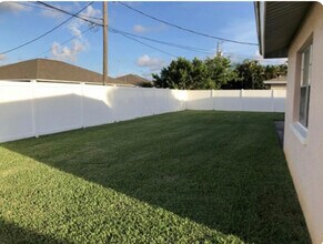 3633 Country Club Blvd in Cape Coral, FL - Building Photo - Building Photo