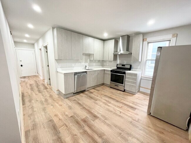 10 Wave Ave in Boston, MA - Building Photo - Building Photo