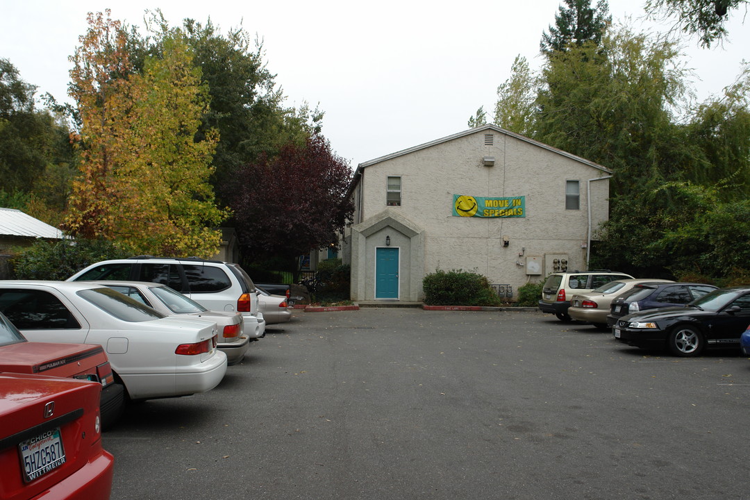 Madison Townhomes in Chico, CA - Building Photo