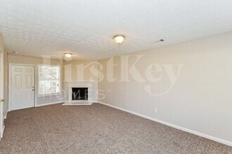 5205 Alexander St in Union City, GA - Foto de edificio - Building Photo