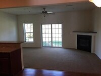 101 Townhouse Dr photo'