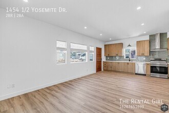 1454 Yosemite Dr in Los Angeles, CA - Building Photo - Building Photo
