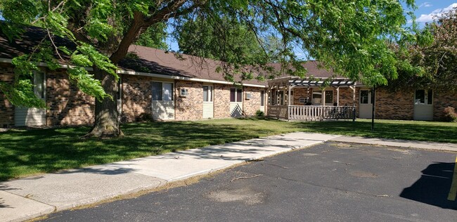 Burnsdale I in Montevideo, MN - Building Photo - Building Photo