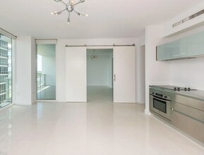 1040 Biscayne Blvd, Unit 1405 in Miami, FL - Foto de edificio - Building Photo