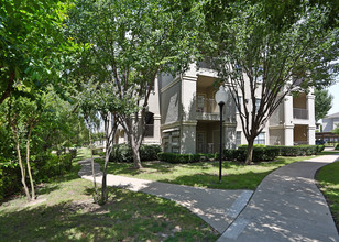 Creekside at North Beach in Fort Worth, TX - Building Photo - Building Photo