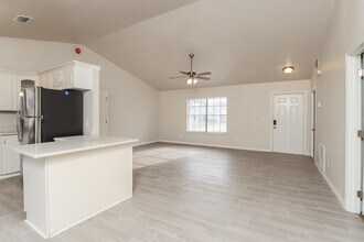 1067 Pappas Rd SE in Palm Bay, FL - Building Photo - Building Photo