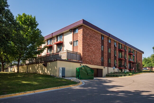 Lily Lake Terrace Apartments in Stillwater, MN - Building Photo - Building Photo