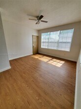 237 NW 10th Ave in Miami, FL - Building Photo - Building Photo