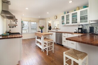 41 Loon Meadow Dr in Norfolk, CT - Building Photo - Building Photo